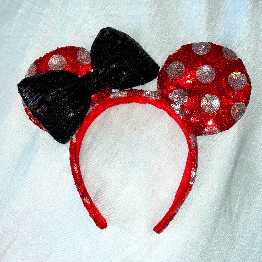 Sequin Minnie, mouse, polkadot ears
